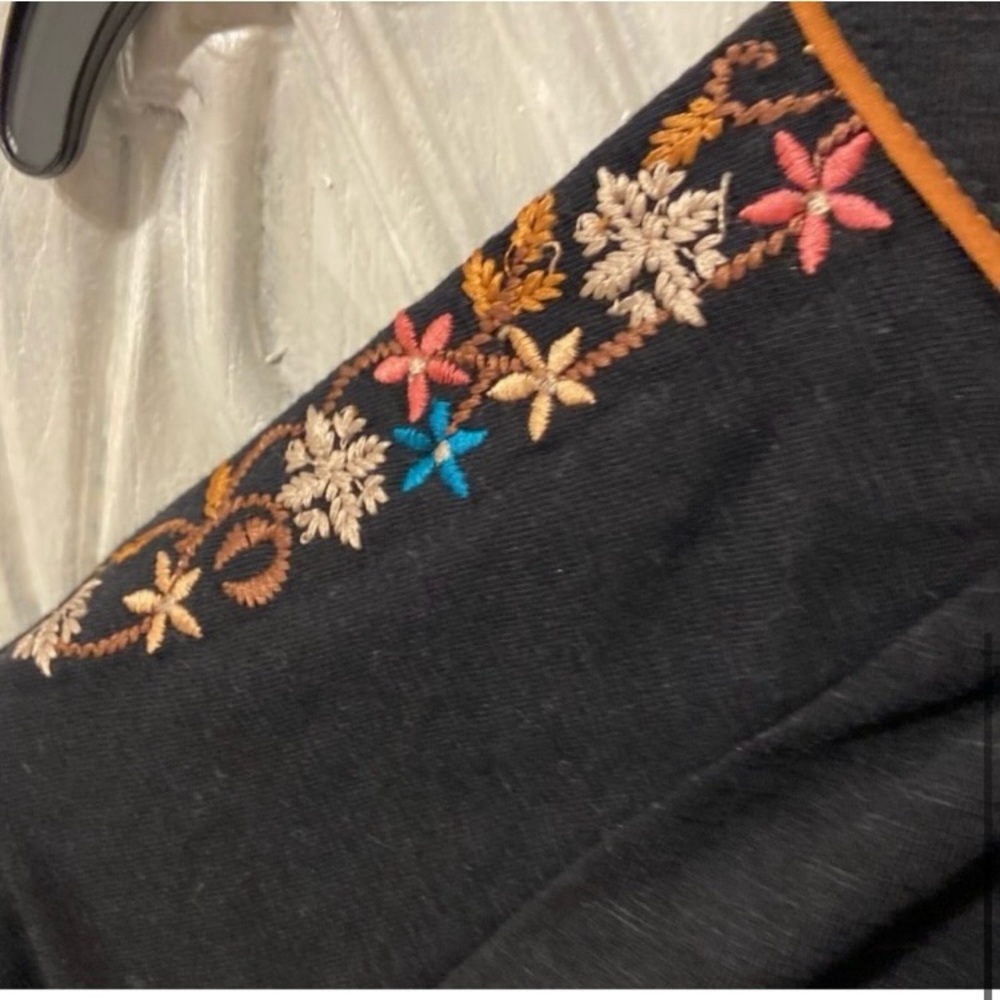 🛍️ Fall embroidered top - Picture 6 of 12